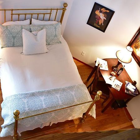 Summerhill Estate House Bed and Breakfast Κελόουνα  Εξωτερικό φωτογραφία