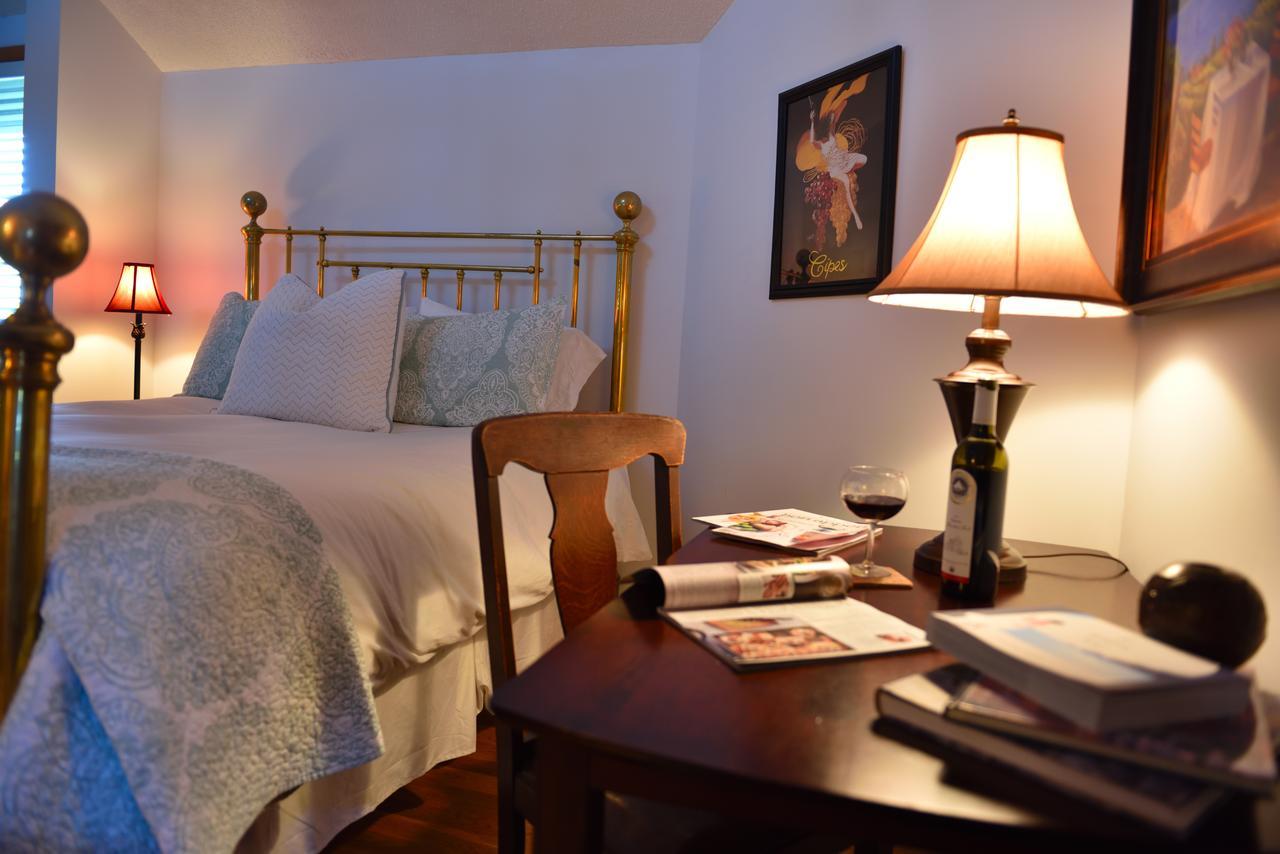 Summerhill Estate House Bed and Breakfast Κελόουνα  Εξωτερικό φωτογραφία