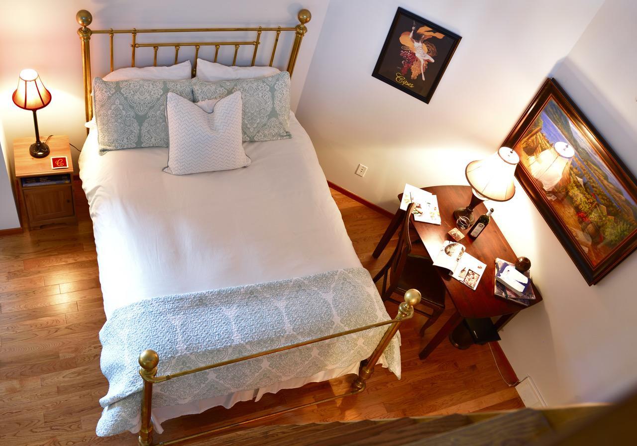 Summerhill Estate House Bed and Breakfast Κελόουνα  Εξωτερικό φωτογραφία