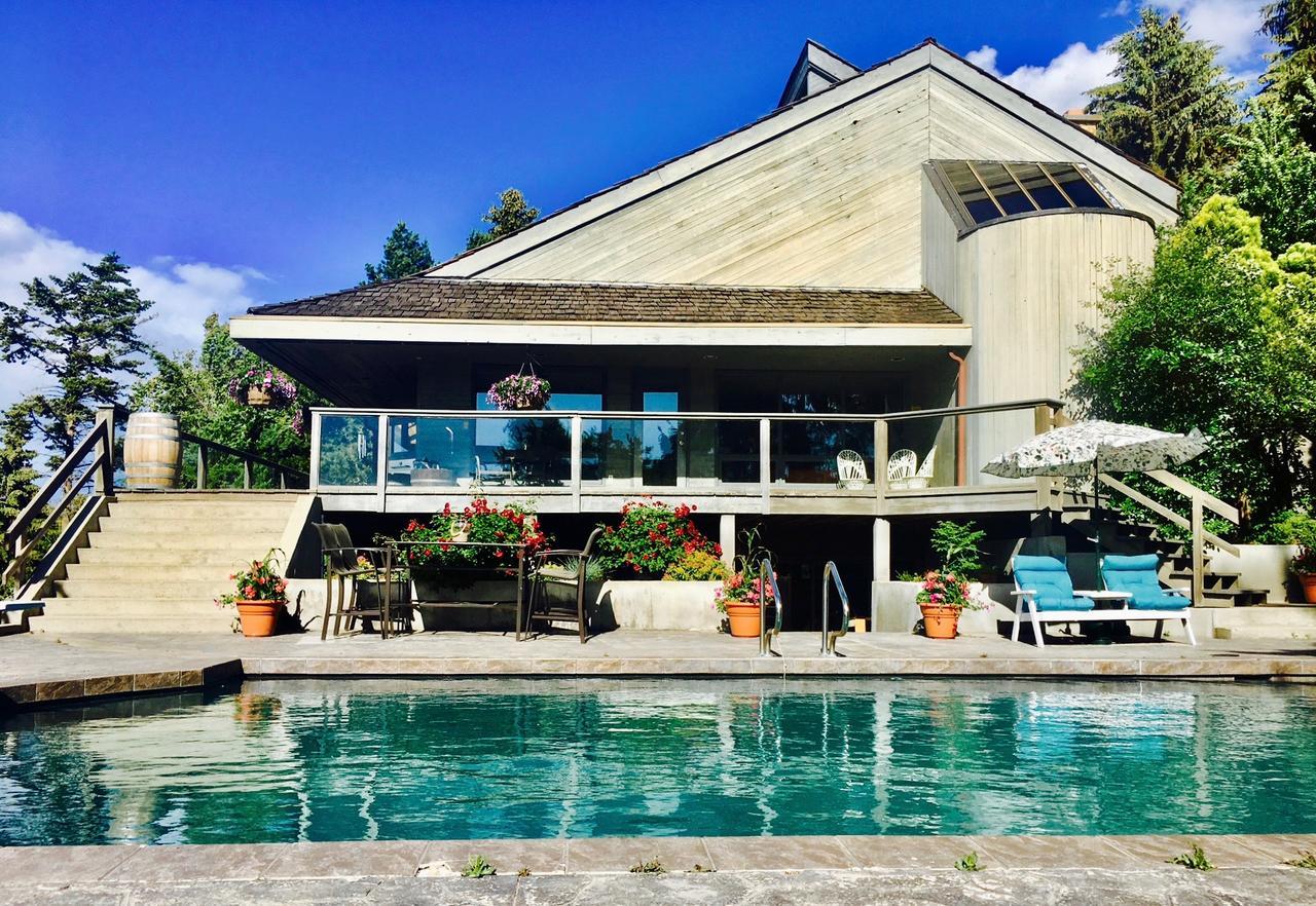 Summerhill Estate House Bed and Breakfast Κελόουνα  Εξωτερικό φωτογραφία