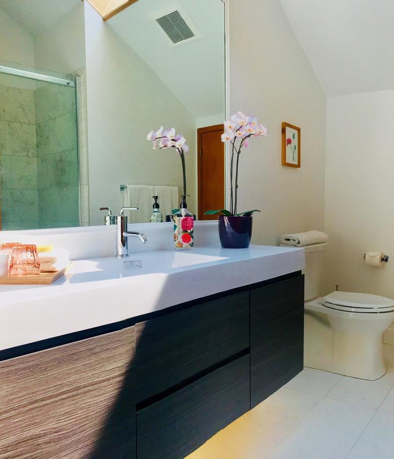 Summerhill Estate House Bed and Breakfast Κελόουνα  Εξωτερικό φωτογραφία